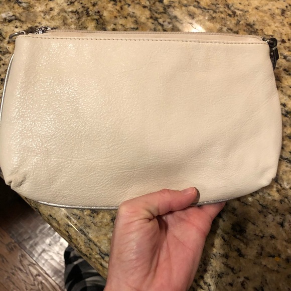 Nice size coach wristlet. Great condition - Picture 3 of 3